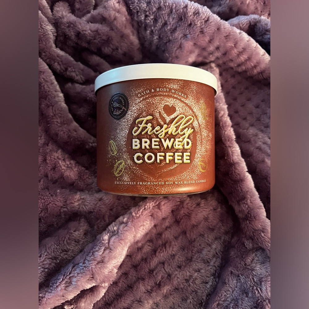 Bath&BodyWorks- Freshly Brewed Coffee 3-wick candle